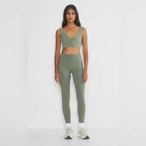 NWT Aritzia Golden FigureForm Eternity Hi-Rise Raw-Hem Legging